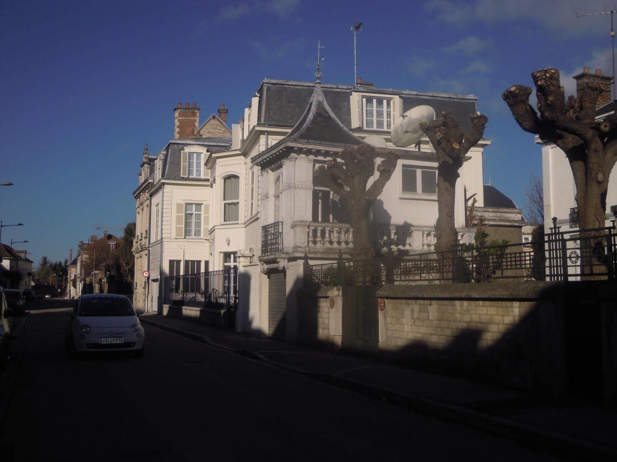 La Demeure D'Eirene Bed and Breakfast Troyes Eksteriør billede